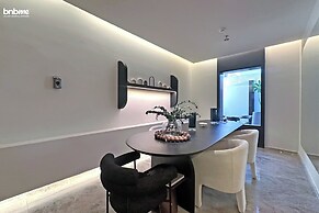 bnbmehomes -2BR with Cinema Room- R42B4