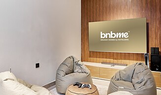 bnbmehomes -2BR with Cinema Room- R42B4