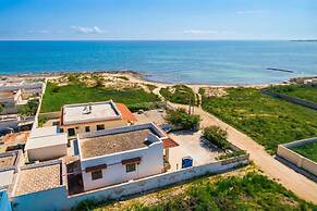 Villa Milon Near The Sea