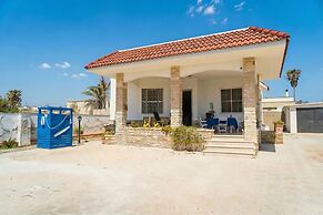 Villa Milon Near The Sea