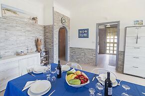 Villa Milon Near The Sea