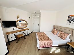 Roxo Beach Hotel