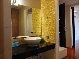 6-30 - 1 Bdr Condo With Balcony and Shared Pool