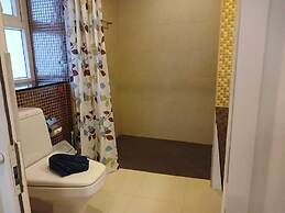 6-30 - 1 Bdr Condo With Balcony and Shared Pool