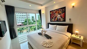 6-30 - 1 Bdr Condo With Balcony and Shared Pool