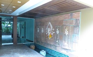 6-30 - 1 Bdr Condo With Balcony and Shared Pool