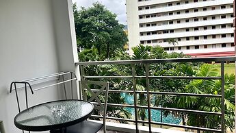 6-30 - 1 Bdr Condo With Balcony and Shared Pool