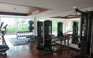 6-30 - 1 Bdr Condo With Balcony and Shared Pool