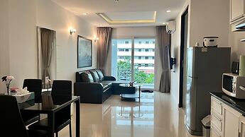 6-30 - 1 Bdr Condo With Balcony and Shared Pool