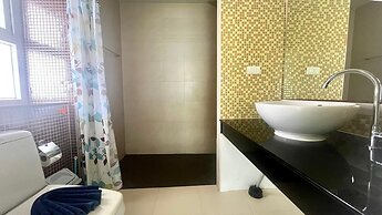 6-30 - 1 Bdr Condo With Balcony and Shared Pool
