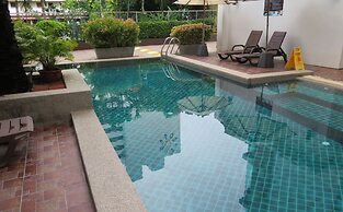 6-30 - 1 Bdr Condo With Balcony and Shared Pool
