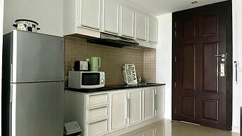 6-30 - 1 Bdr Condo With Balcony and Shared Pool