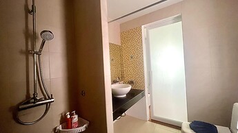 6-30 - 1 Bdr Condo With Balcony and Shared Pool