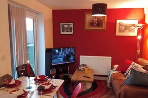 Apartment Sleeps 10 - Pets, Parking, Ev Charging
