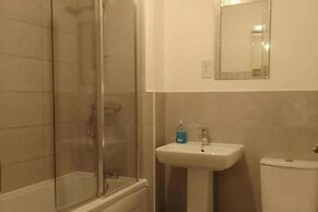 Apartment Sleeps 10 - Pets, Parking, Ev Charging