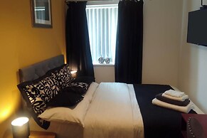 Apartment Sleeps 10 - Pets, Parking, Ev Charging