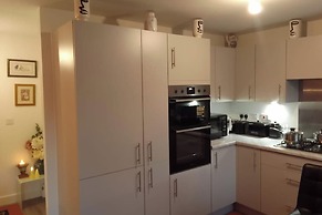 Apartment Sleeps 10 - Pets, Parking, Ev Charging