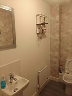 Apartment Sleeps 10 - Pets, Parking, Ev Charging