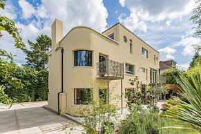 Art Deco Villa Oxford