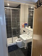 Inviting 2-bed Apartment in Bushey