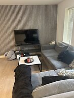 Inviting 2-bed Apartment in Bushey