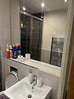 Inviting 2-bed Apartment in Bushey