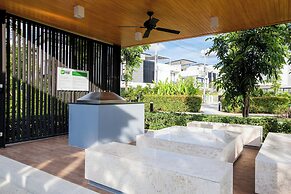 Laguna Park 4 Bedrooms Villa by NLA