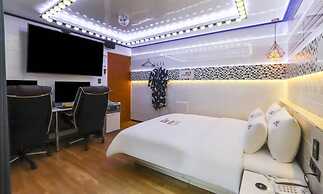 HOTEL EAT COM