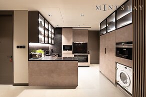 Modern 4BR M w Beach Access at Address JBR