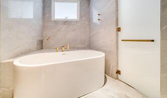 Five Palm Jumeirah 4BR Penthouse w Private Pool