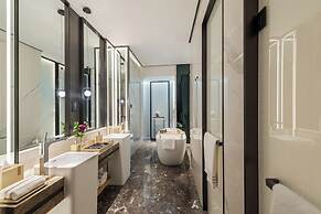Narcissus The Royal Hotel