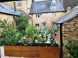 Cotswold Bankview