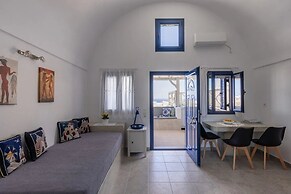Panoramic Argyro's IO House with Jacuzzi