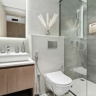 Modern Studio in Residence With Pool gym and Paddl