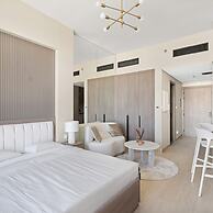 Modern Studio in Residence With Pool gym and Paddl
