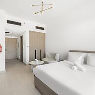 Chic Studio in new Residence With Pool Sauna gym