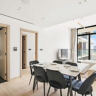 Stunning Modern 3BR Apartment in JVC