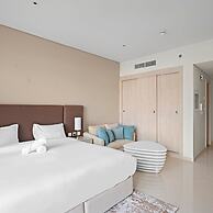 Studio Palm Jumeirah With Rooftop Pool and View