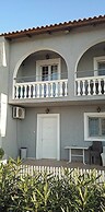 IONIAN Residence houses