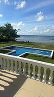 Emerald Luxe Suites
