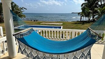 Emerald Luxe Suites