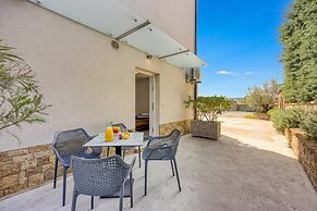Coastal Countryside Oasis Apartment Deni