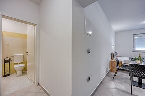 Coastal Countryside Oasis Apartment Deni