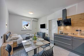 Coastal Countryside Oasis Apartment Deni