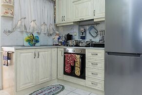 Chrisoupoli Cheerful 2 Bd Apt w Balcony
