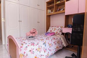Chrisoupoli Cheerful 2 Bd Apt w Balcony