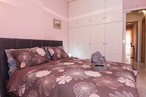 Chrisoupoli Cheerful 2 Bd Apt w Balcony