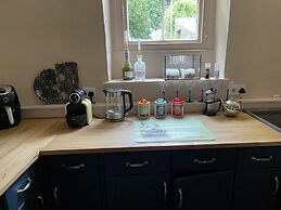 Stunning 2-bedroomed Cottage