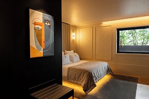 Palatial Suites