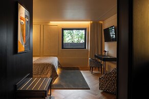 Palatial Suites